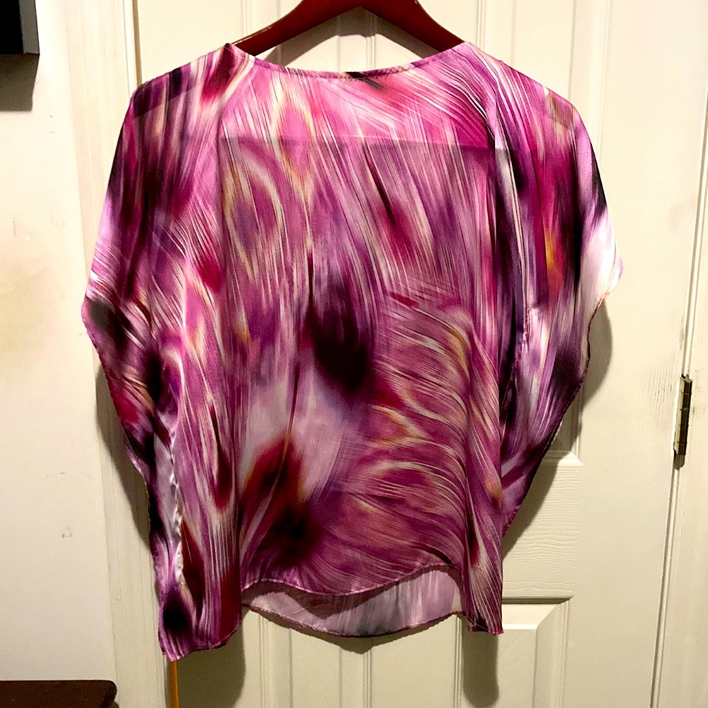 J-Lo batwing summer top